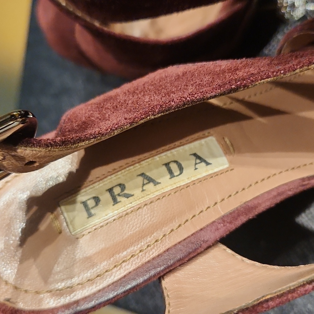 Burgundy suede Prada heels.  EUC. - Picture 4 of 9